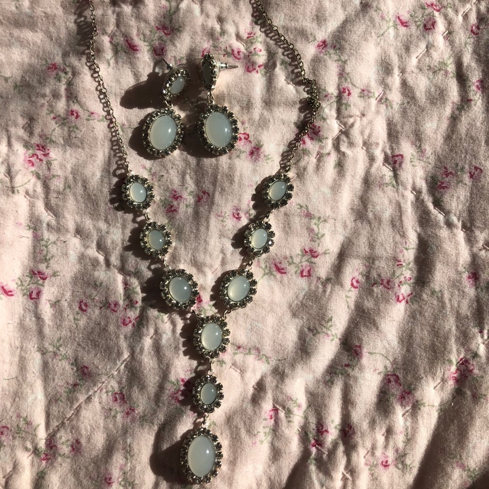 Necklace and earrings set